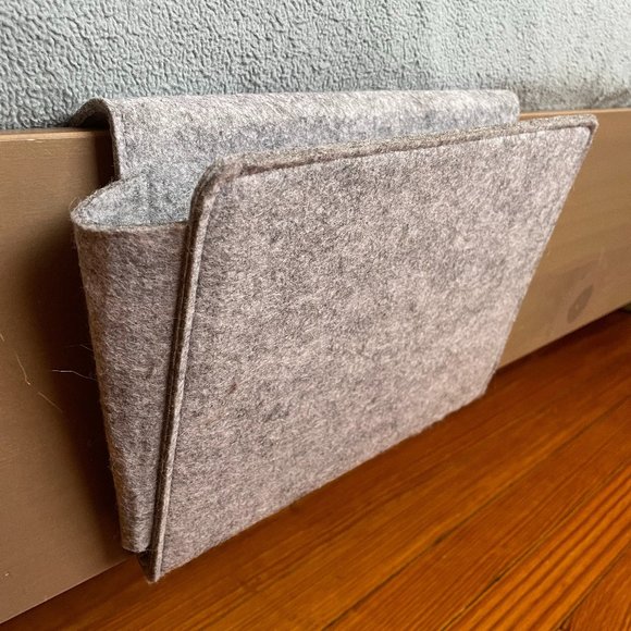 Kikkerland Medium Felt Bedside Pocket Caddy - Picture 1 of 4